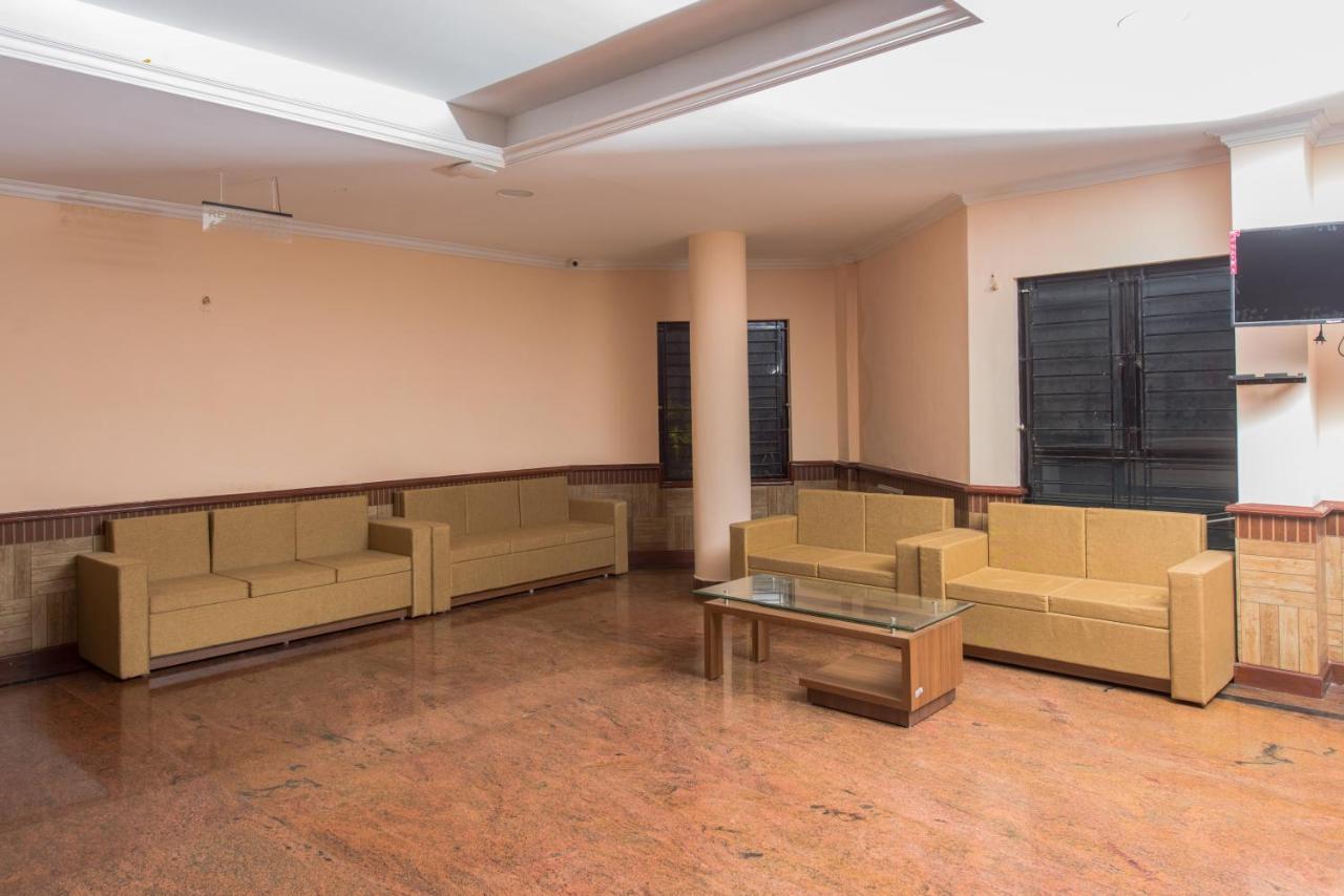 Kallada Golden Hotel Thrissur Exterior photo